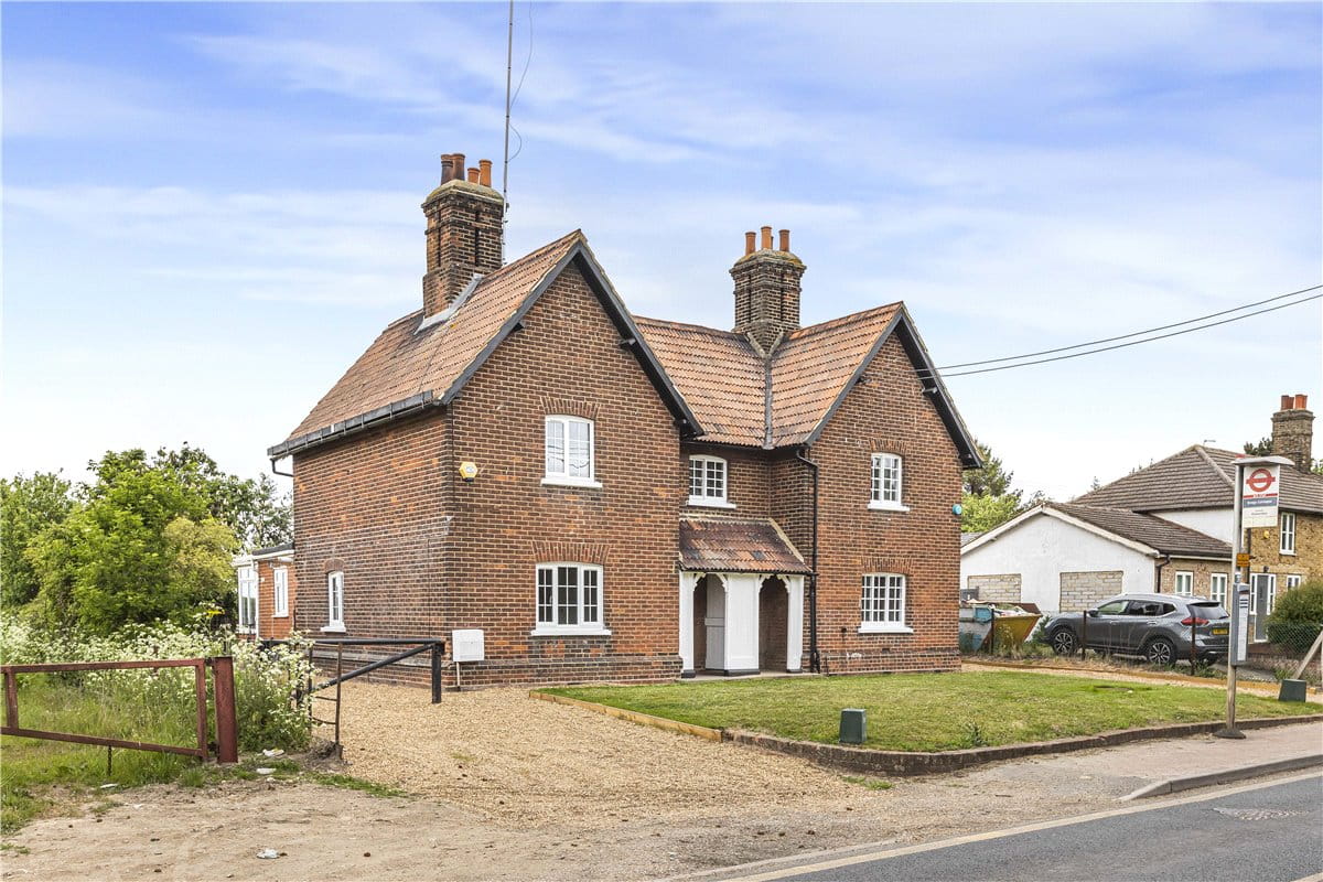 3 bedroom house, Ockendon Road, Upminster RM14 - Available