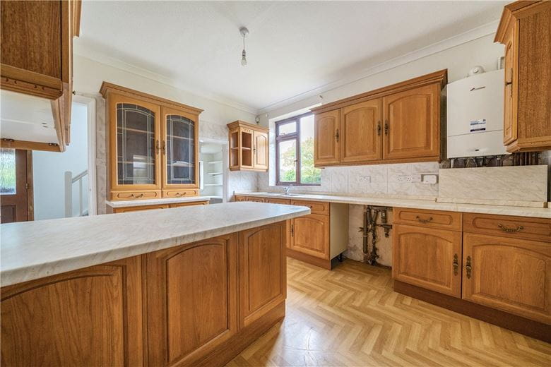 3 bedroom house, Thong Lane, Shorne DA12 - Available