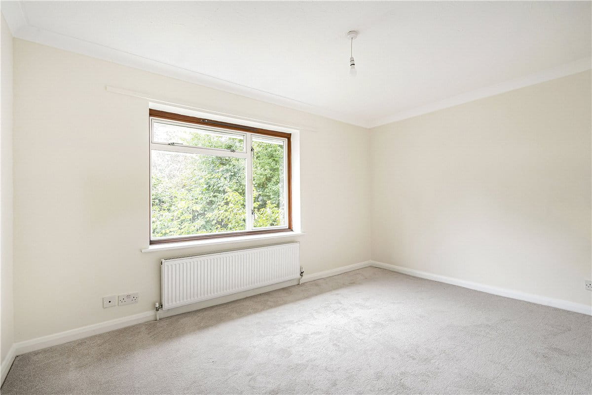 6 bedroom bungalow, Nash Lee Lane, Wendover HP22 - Available