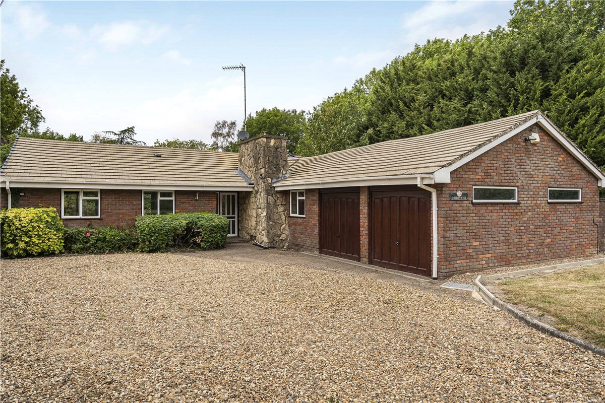 6 bedroom bungalow, Nash Lee Lane, Wendover HP22 - Available
