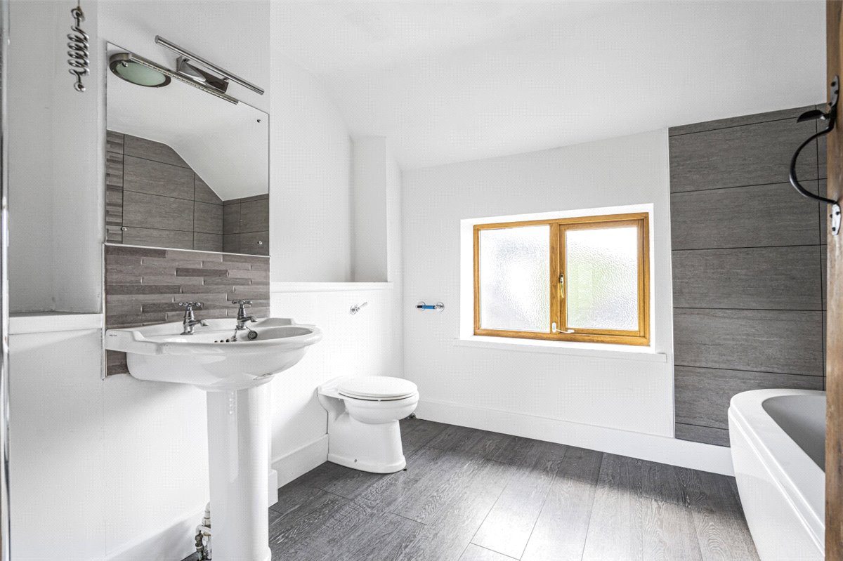 5 bedroom house, Shaw Lane, Kings Bromley DE13 - Let Agreed