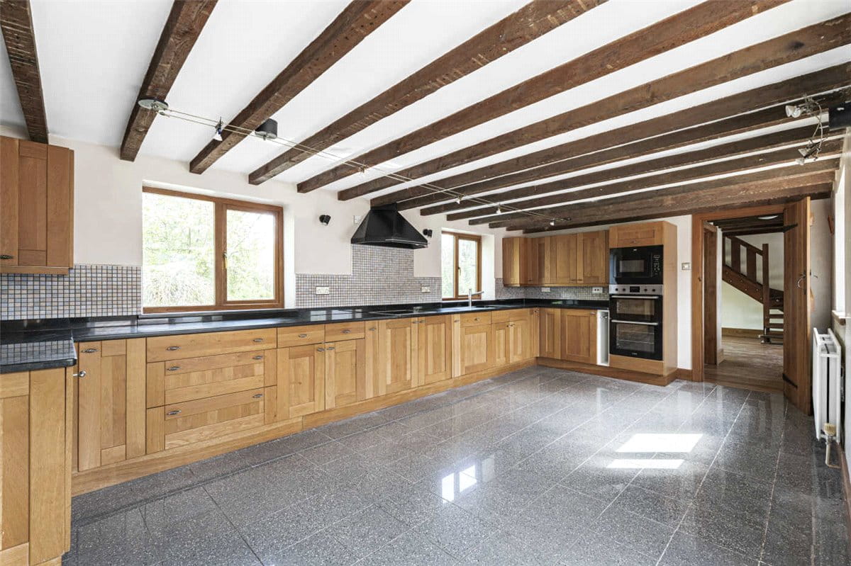 5 bedroom house, Shaw Lane, Kings Bromley DE13 - Let Agreed