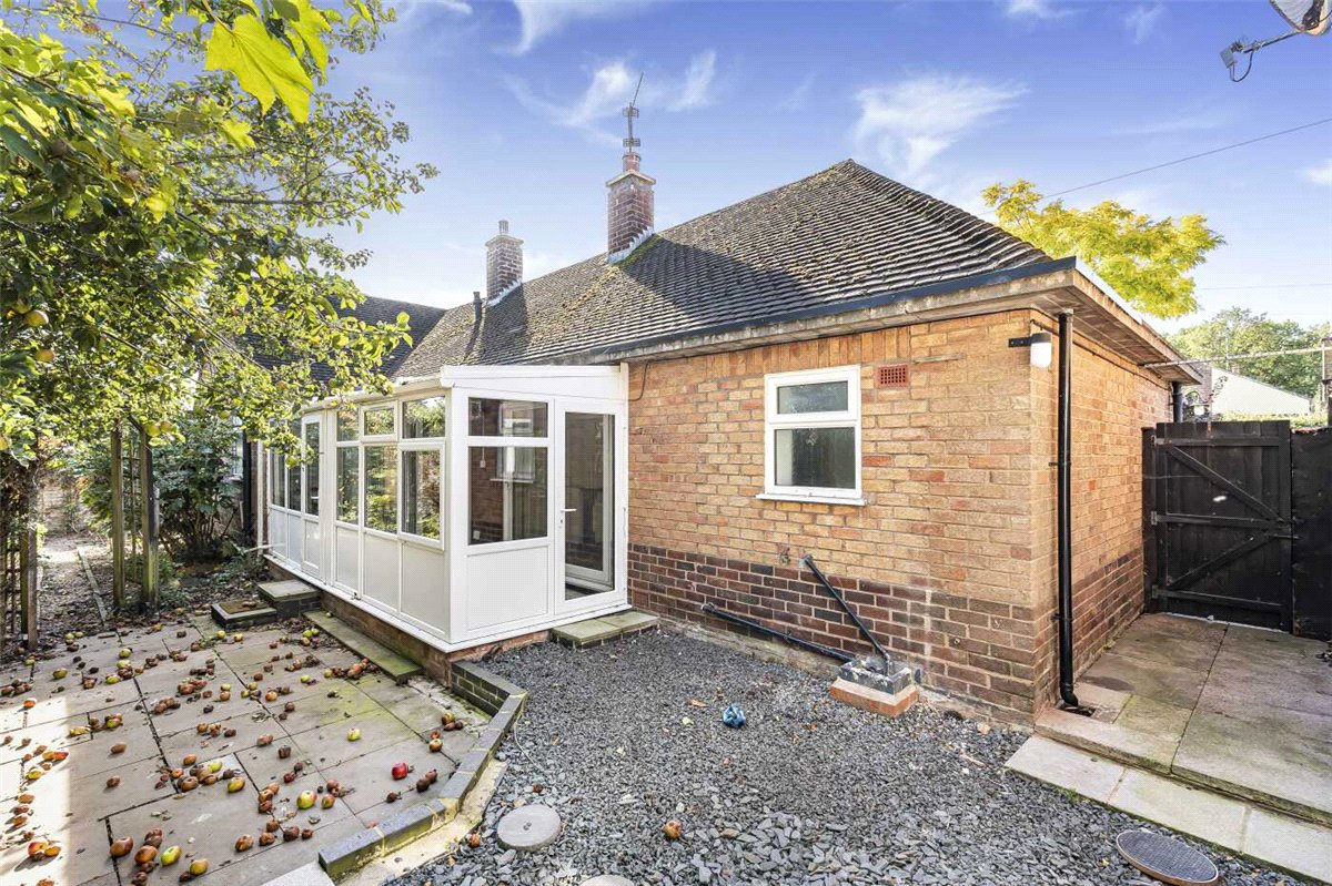 3 bedroom bungalow, Hodgetts Lane, Burton Green CV8 - Available