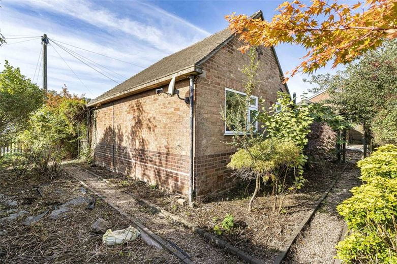 3 bedroom bungalow, Hodgetts Lane, Burton Green CV8 - Available