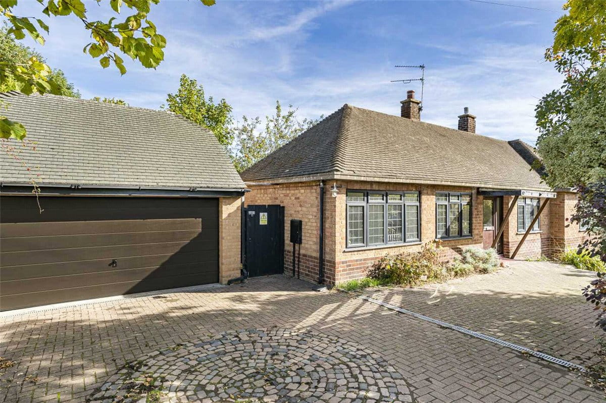 3 bedroom bungalow, Hodgetts Lane, Burton Green CV8 - Available