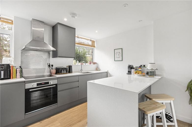 2 bedroom flat, Harefields, Oxford OX2 - Let Agreed