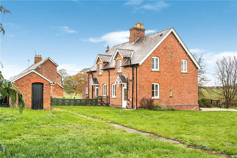 2 bedroom house, Manor Farm Cottages, Ardley Road OX25 - Available