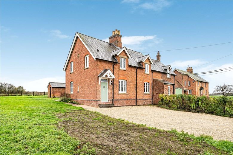 2 bedroom house, Manor Farm Cottages, Ardley Road OX25 - Available