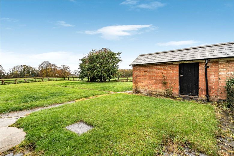 2 bedroom house, Manor Farm Cottages, Ardley Road OX25 - Available