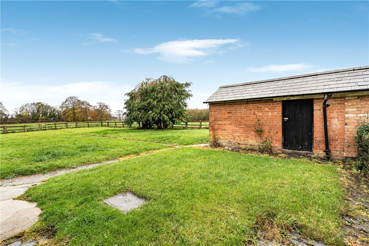 2 bedroom house, Manor Farm Cottages, Ardley Road OX25 - Available