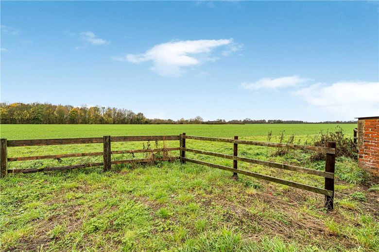 2 bedroom house, Manor Farm Cottages, Ardley Road OX25 - Available
