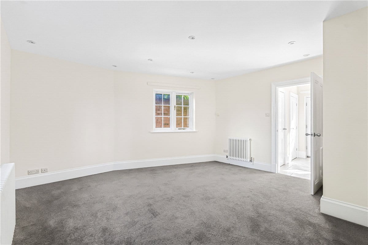 5 bedroom house, Darnford Lane, Lichfield WS14 - Available