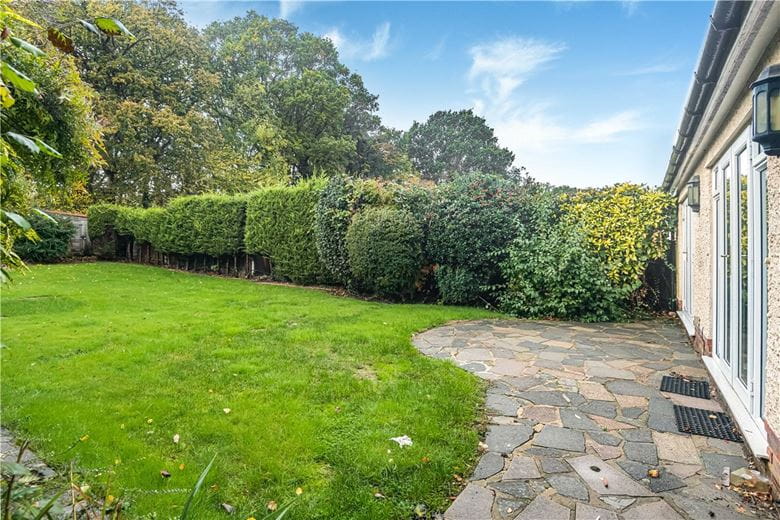 4 bedroom bungalow, The Greenway, Ickenham UB10 - Available