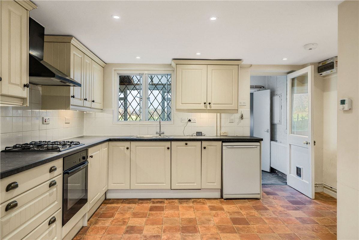 2 bedroom cottage, Great Hampden, Great Missenden HP16 - Available