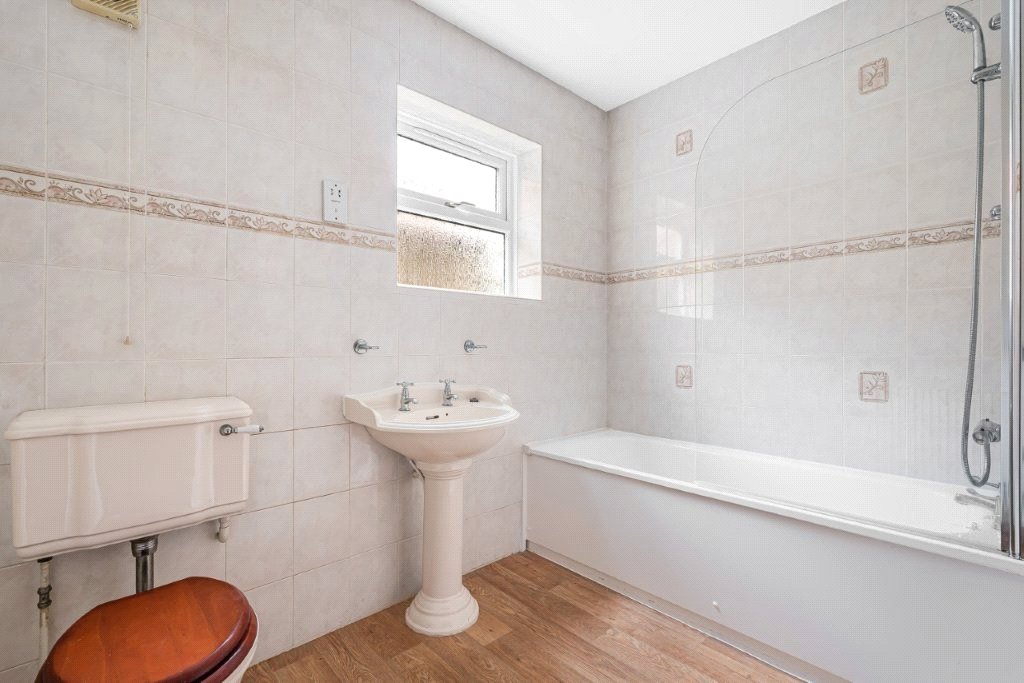 3 bedroom bungalow, Woodthorpe Road, Shuttlewood S44 - Under Offer