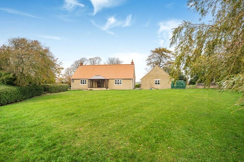 3 bedroom bungalow, Woodthorpe Road, Shuttlewood S44 - Under Offer