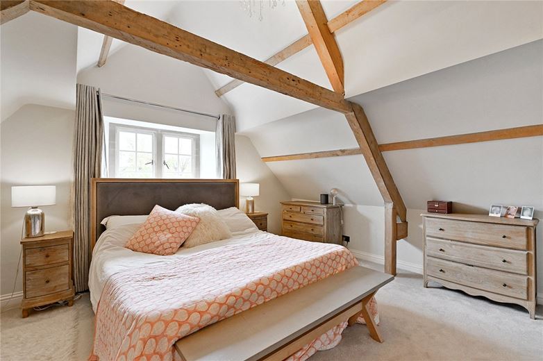 4 bedroom house, Witney Road, Ducklington OX29 - Available