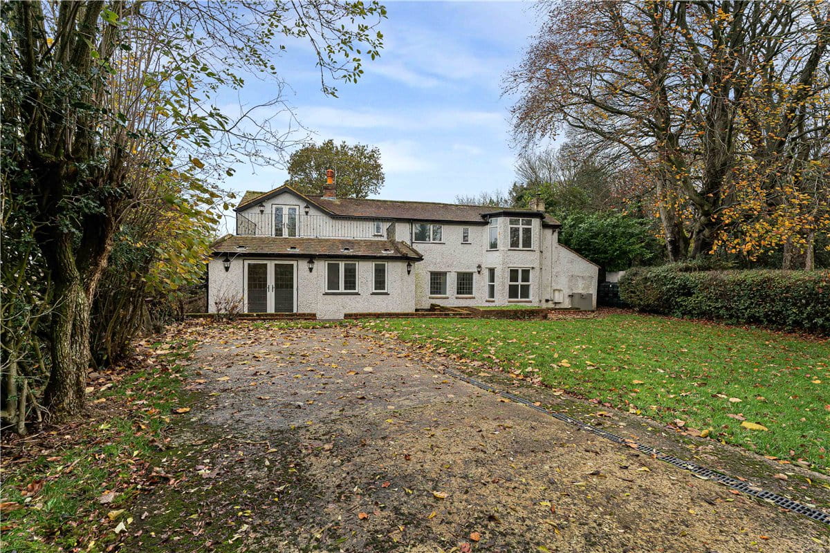 4 bedroom house, Frith Hill, South Heath HP16 - Available