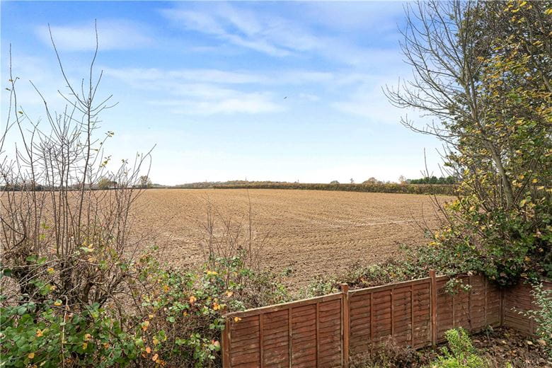 4 bedroom house, Frith Hill, South Heath HP16 - Available