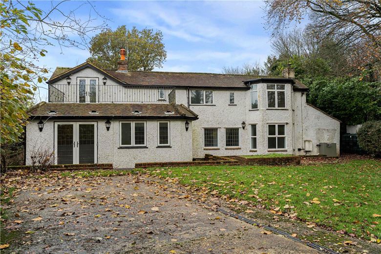 4 bedroom house, Frith Hill, South Heath HP16 - Available