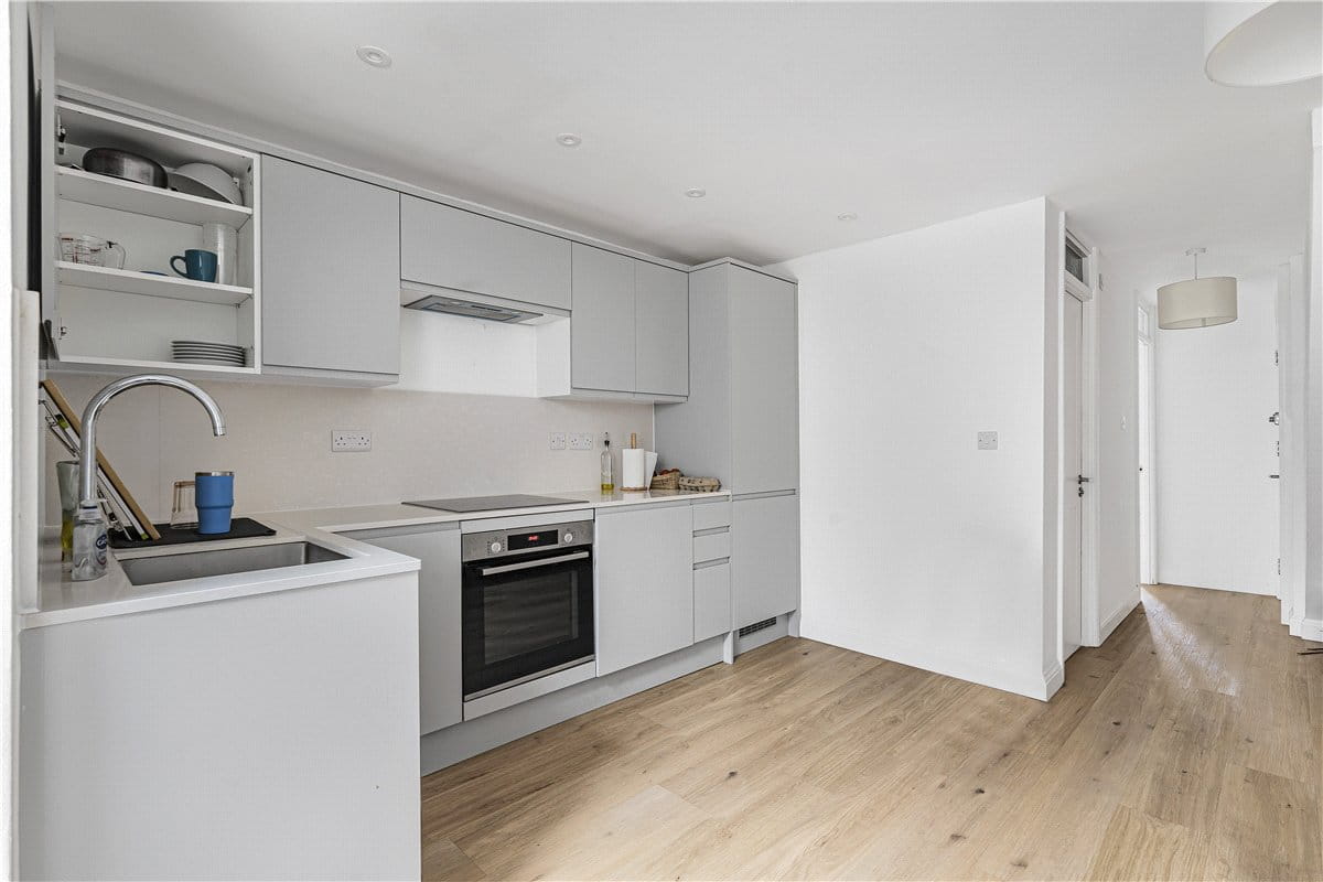 1 bedroom flat, Harefields, Oxford OX2 - Available