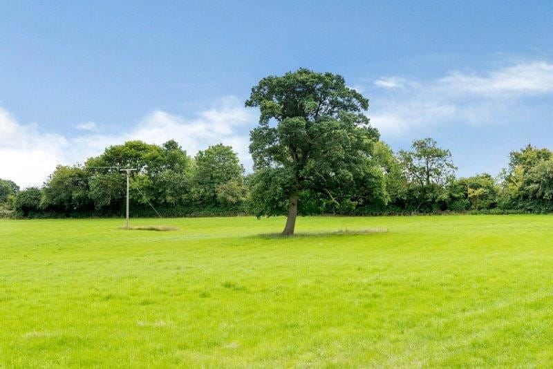 9.5 acres Farm, Main Street, Fringford OX27 - Sold