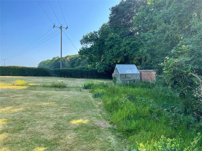 3 bedroom house, Tingrith Road, Eversholt MK17 - Available