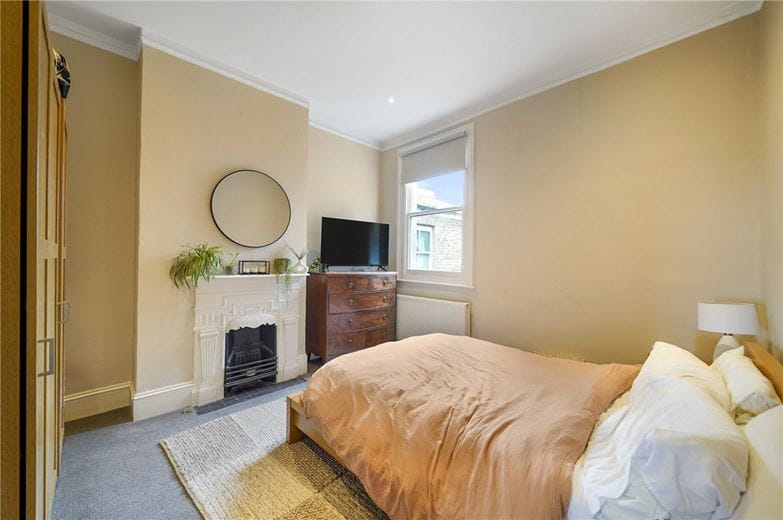 2 bedroom flat, Danehurst Street, London SW6 - Let Agreed