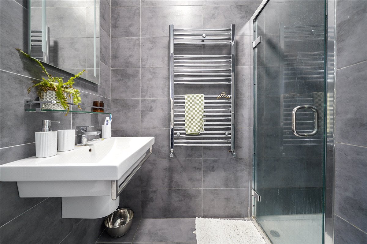 2 bedroom flat, Danehurst Street, London SW6 - Let Agreed