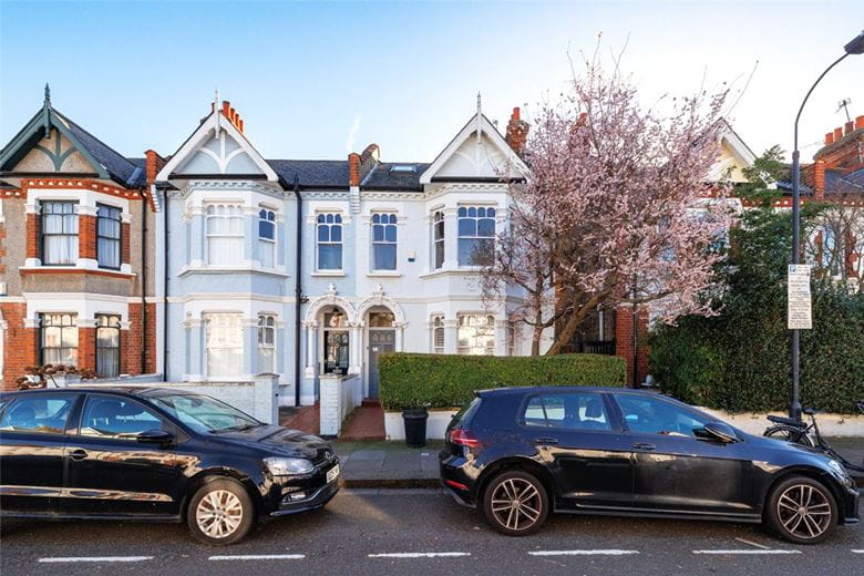 3 bedroom flat, Harbord Street, London SW6 - Let Agreed