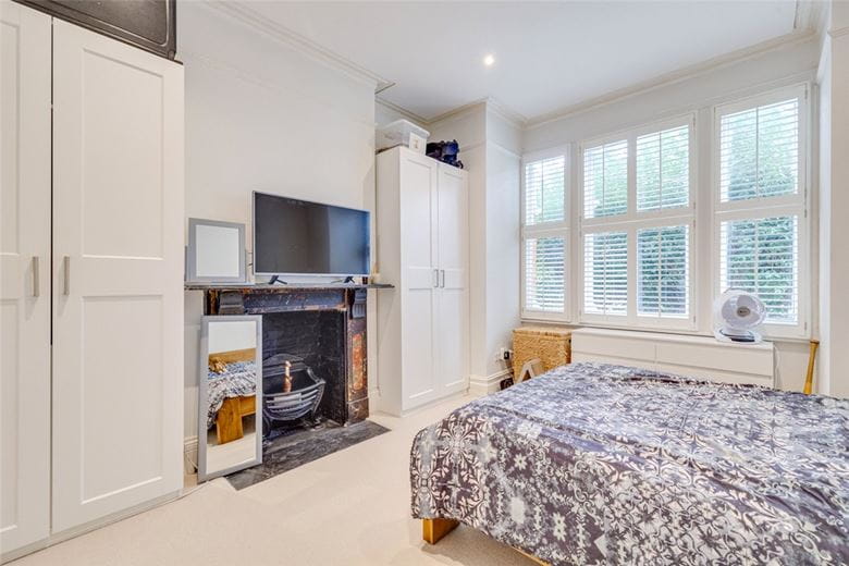 2 bedroom flat, Niton Street, Bishops Park SW6 - Let Agreed