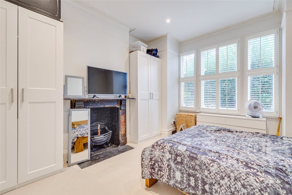 2 bedroom flat, Niton Street, Bishops Park SW6 - Let Agreed