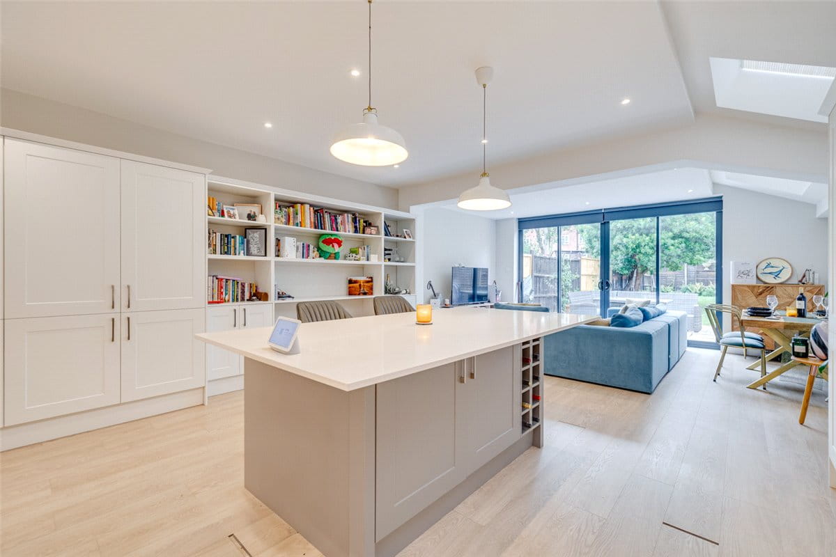 2 bedroom flat, Niton Street, Bishops Park SW6 - Let Agreed