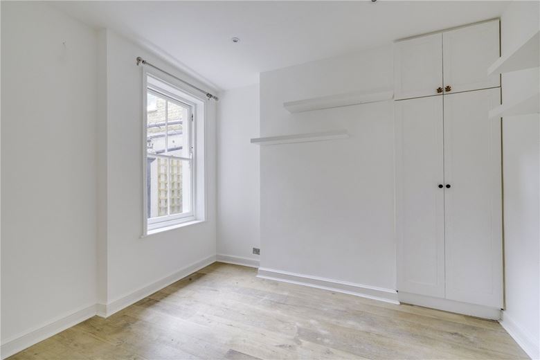 2 bedroom flat, Woodlawn Road, London SW6