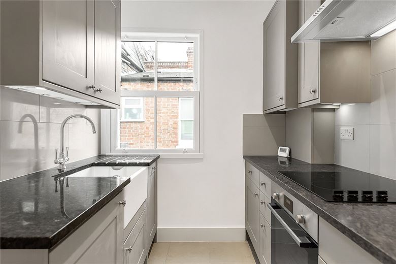 2 bedroom flat, Marville Road, London SW6 - Let Agreed