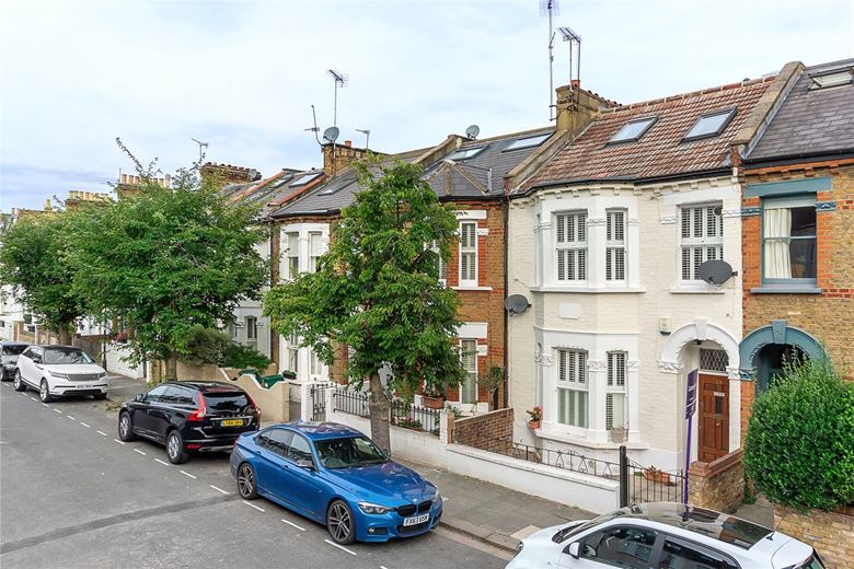 2 bedroom flat, Marville Road, London SW6 - Let Agreed