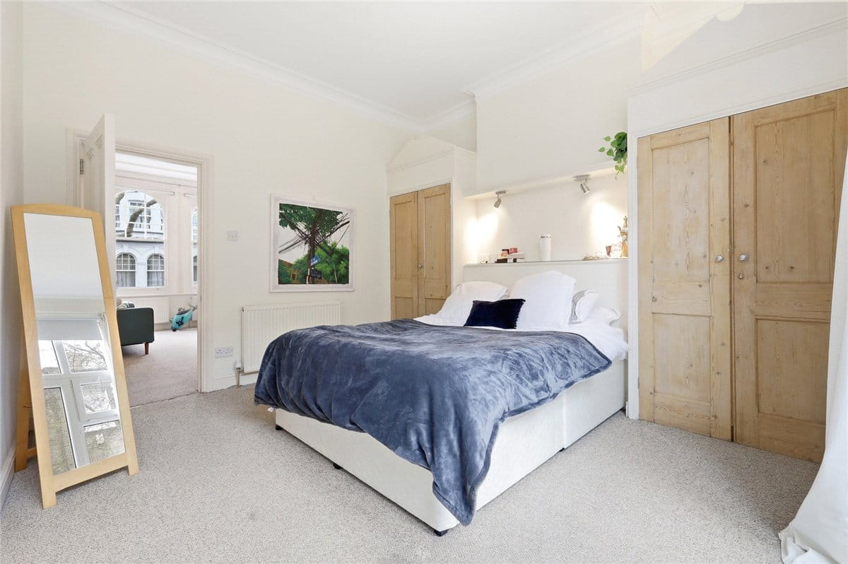 1 bedroom flat, Crookham Road, London SW6 - Available