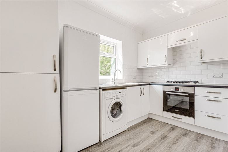 2 bedroom flat, Langthorne Street, London SW6 - Let Agreed