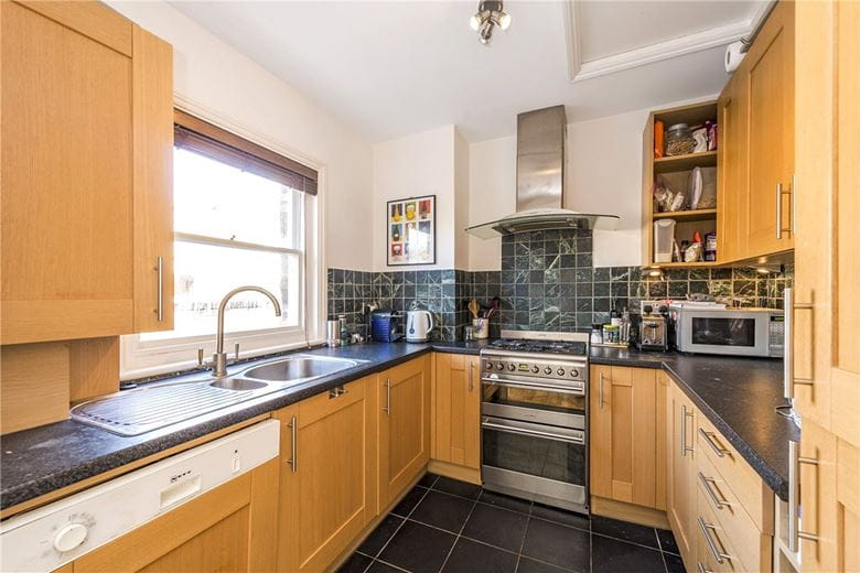 2 bedroom maisonette, Marryat Square, Wyfold Road SW6 - Let Agreed