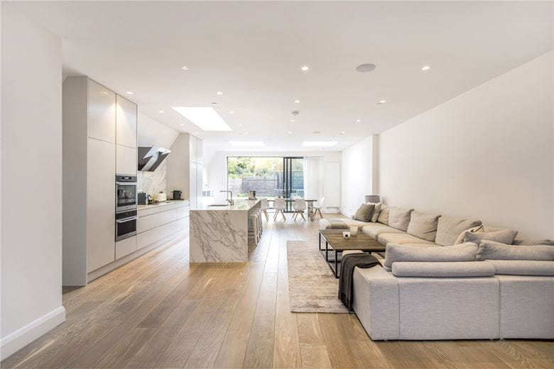 6 bedroom house, Stevenage Road, London SW6 - Available