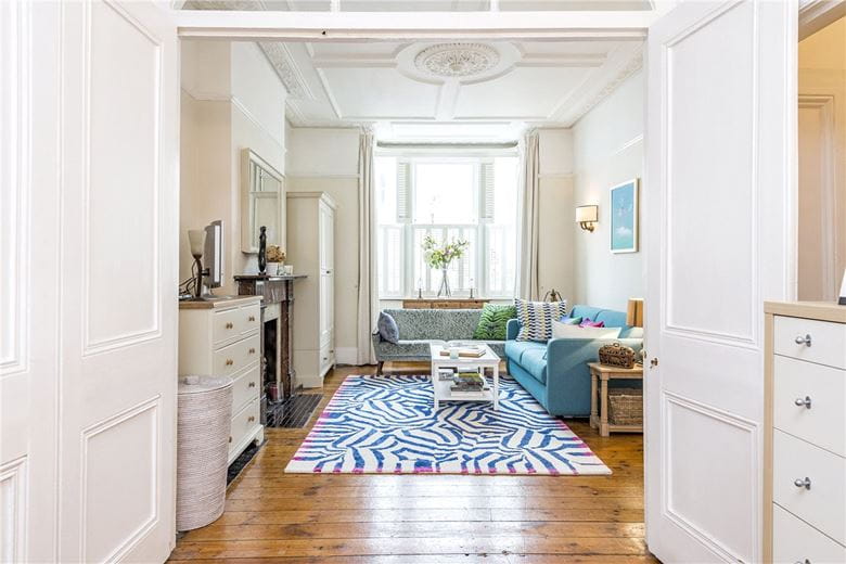 2 bedroom flat, Hestercombe Avenue, London SW6 - Let Agreed