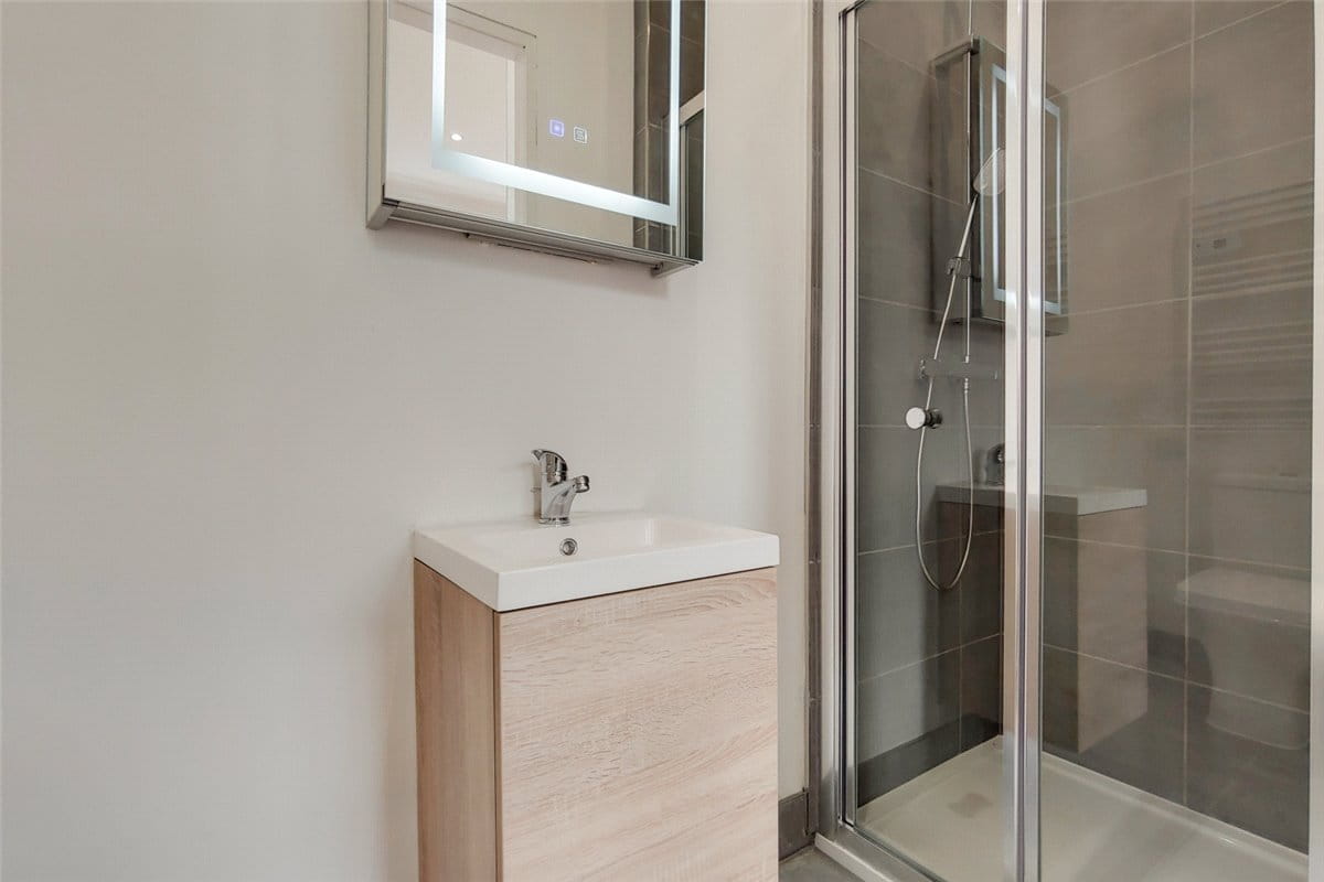 2 bedroom flat, Sedlescombe Road, London SW6 - Let Agreed