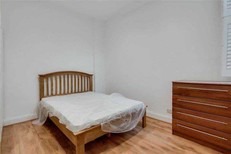 2 bedroom flat, Sedlescombe Road, London SW6 - Let Agreed