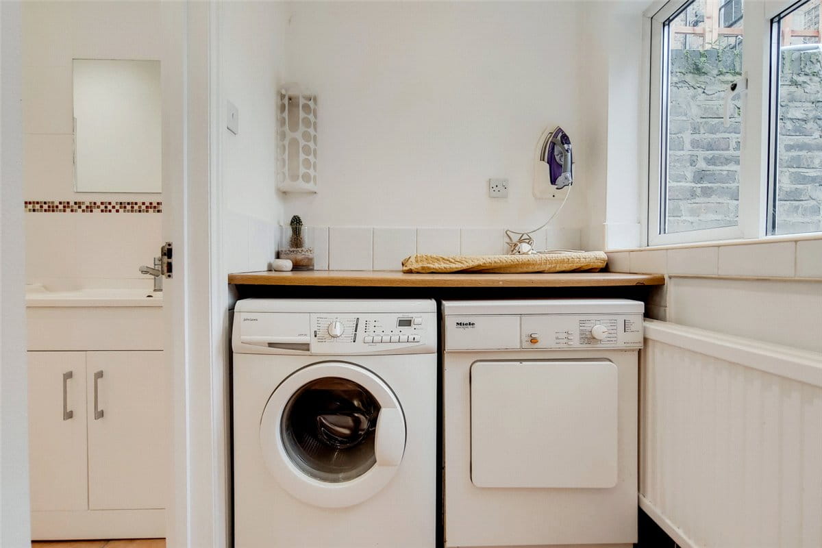 2 bedroom flat, Sedlescombe Road, London SW6 - Let Agreed