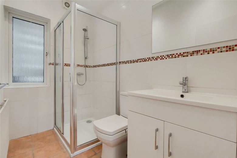 2 bedroom flat, Sedlescombe Road, London SW6 - Let Agreed
