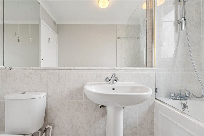 3 bedroom flat, Napier Court, Ranelagh Gardens SW6 - Available