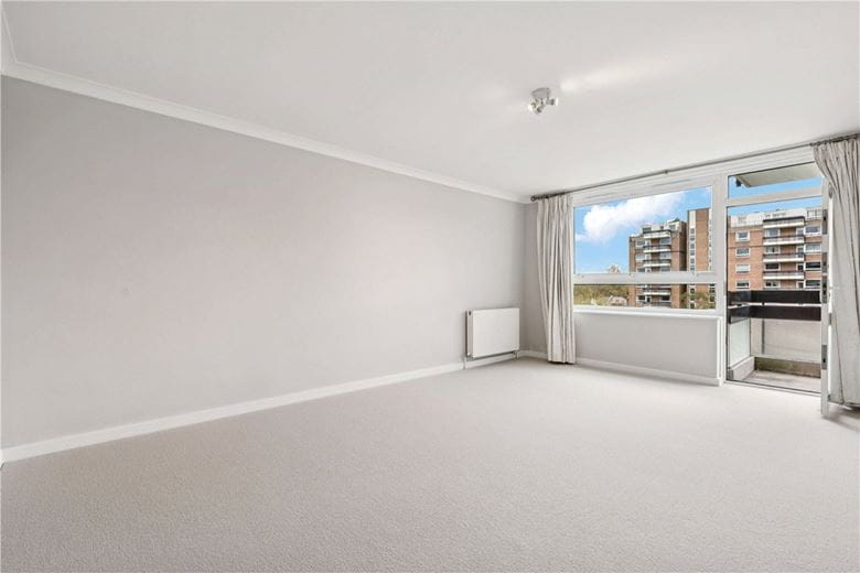 3 bedroom flat, Napier Court, Ranelagh Gardens SW6 - Available