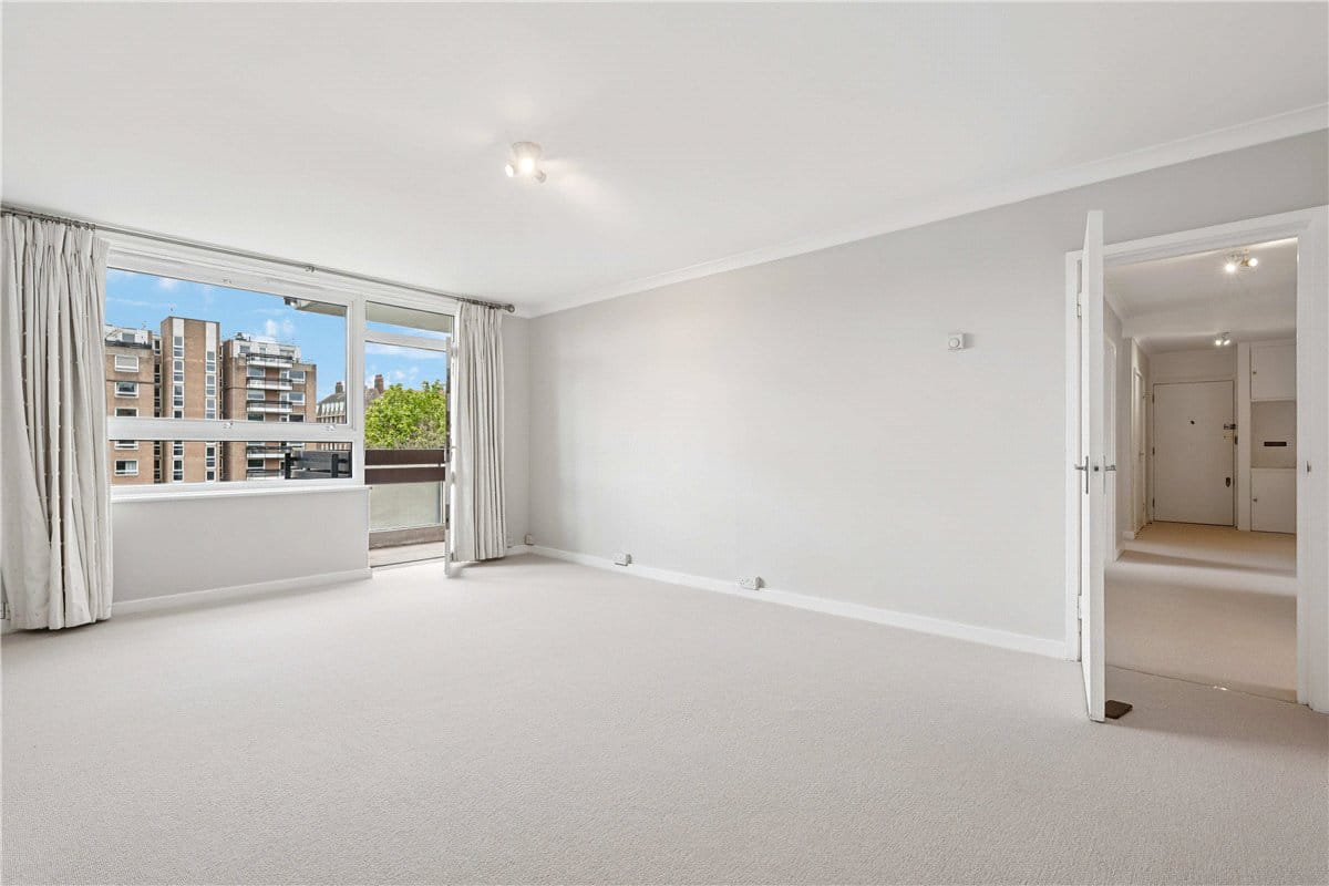 3 bedroom flat, Napier Court, Ranelagh Gardens SW6 - Available