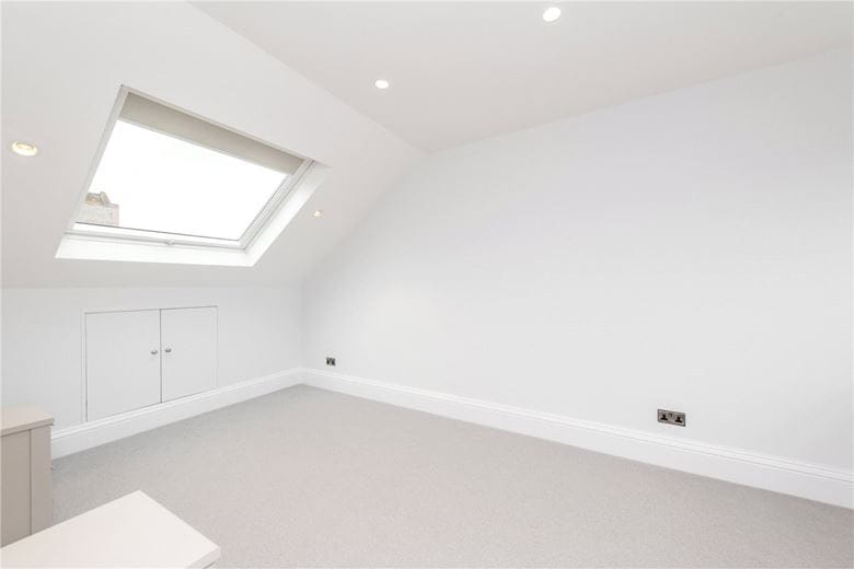 5 bedroom house, Kimbell Gardens, London SW6 - Available