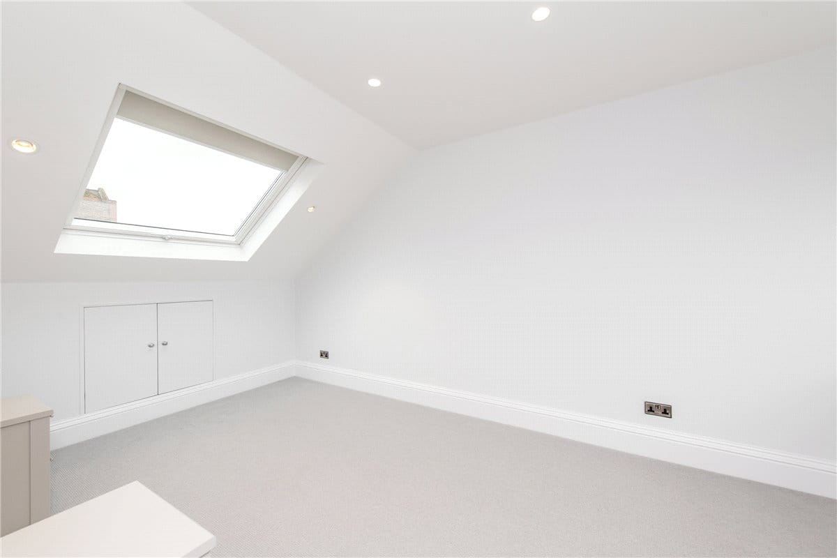 5 bedroom house, Kimbell Gardens, London SW6 - Available